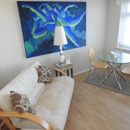 Queen Margaret's View Apartment
